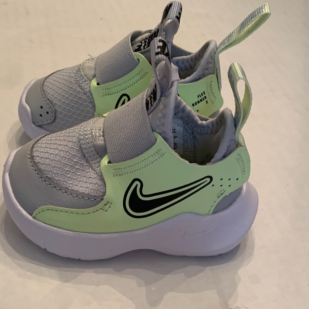 NWOT Nike Kids' Lime Green and Gray Sneakers Flex Runner 3 size baby size 2